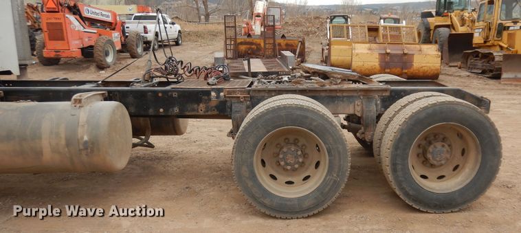 image for item IP9173 1992 Peterbilt 379  semi truck