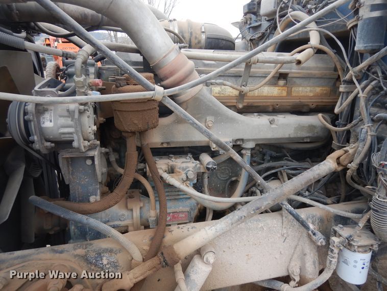 image for item IP9173 1992 Peterbilt 379  semi truck