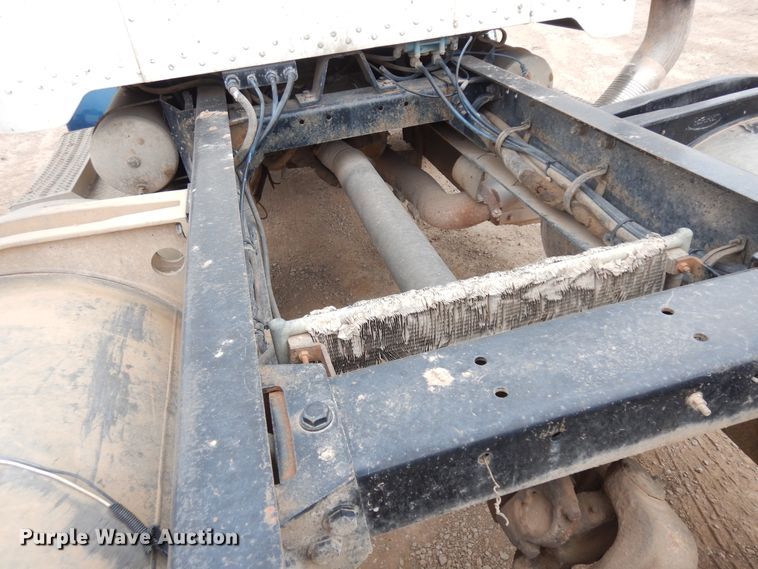 image for item IP9173 1992 Peterbilt 379  semi truck