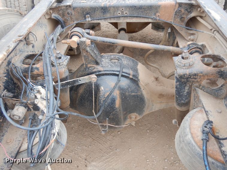 image for item IP9173 1992 Peterbilt 379  semi truck