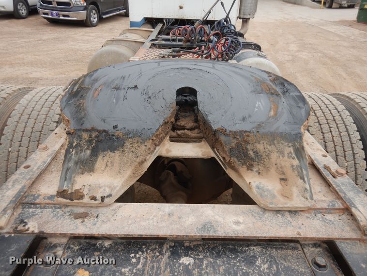 image for item IP9173 1992 Peterbilt 379  semi truck