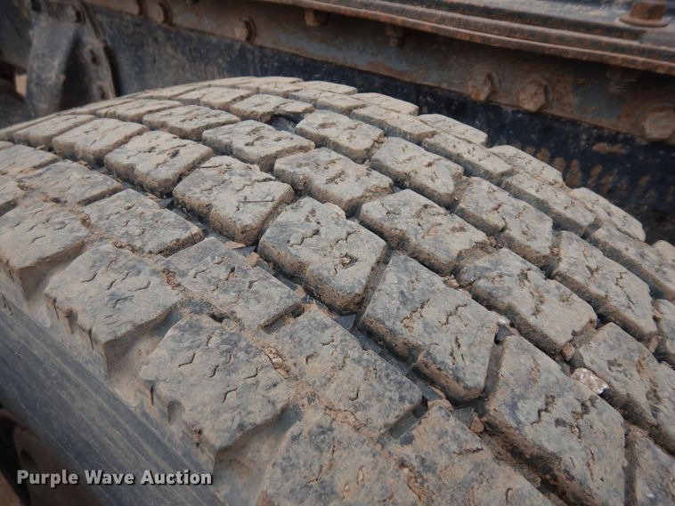 image for item IP9173 1992 Peterbilt 379  semi truck