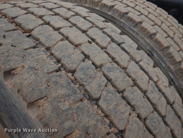 image for item IP9173 1992 Peterbilt 379  semi truck