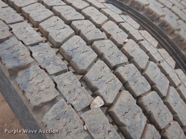 image for item IP9173 1992 Peterbilt 379  semi truck