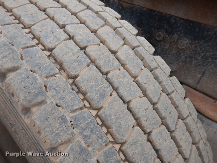 image for item IP9173 1992 Peterbilt 379  semi truck