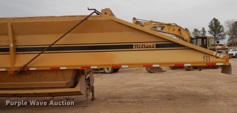 image for item IP9174 1998 Midland  bottom dump trailer