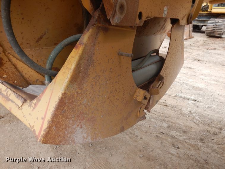 image for item IP9174 1998 Midland  bottom dump trailer