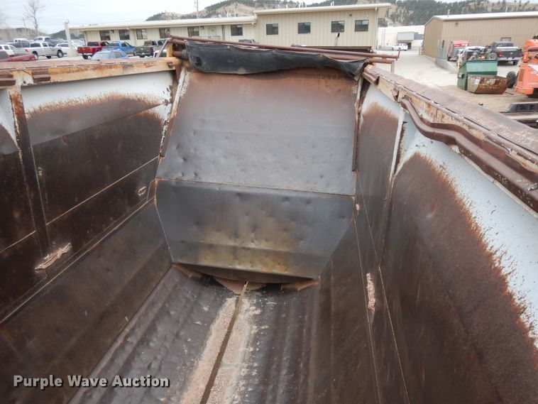 image for item IP9174 1998 Midland  bottom dump trailer