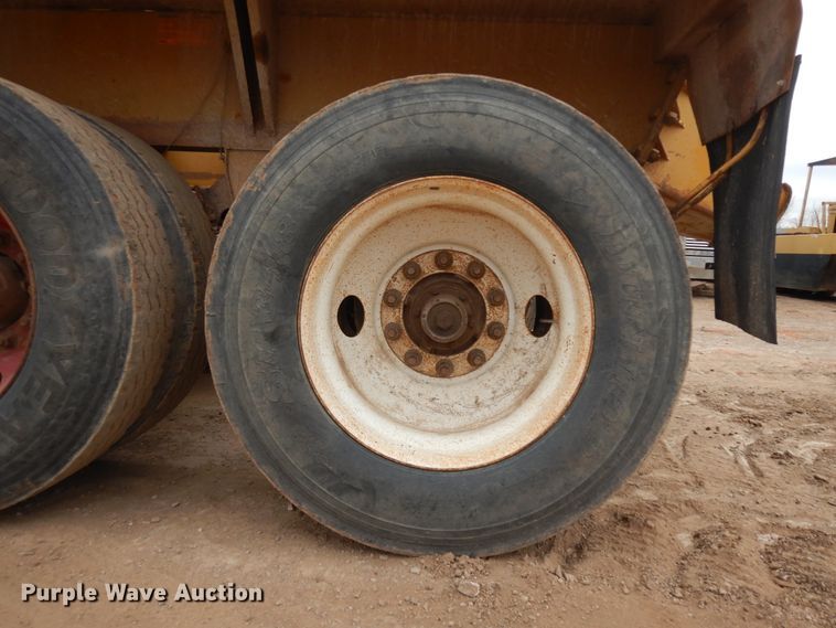 image for item IP9174 1998 Midland  bottom dump trailer