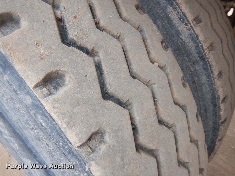 image for item IP9174 1998 Midland  bottom dump trailer