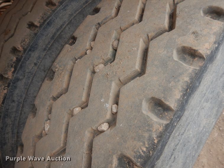 image for item IP9174 1998 Midland  bottom dump trailer