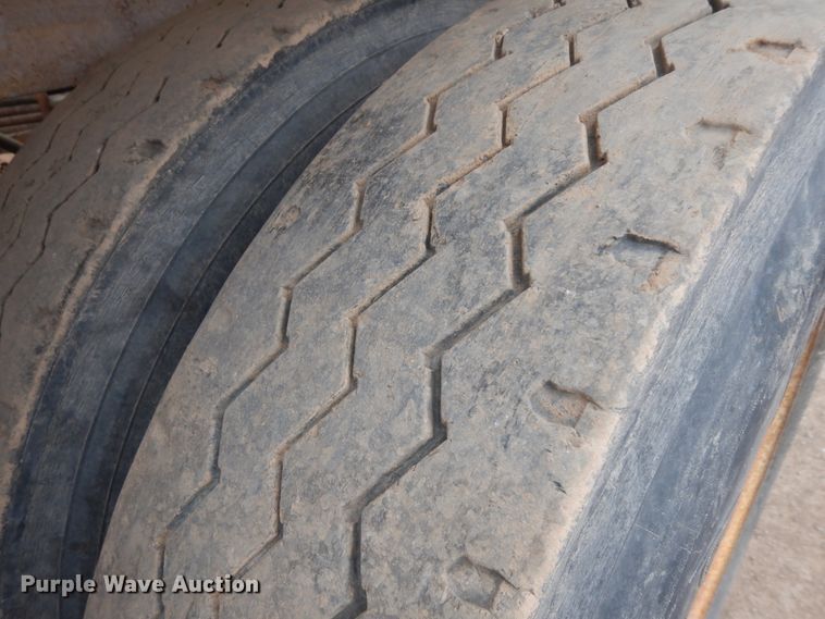 image for item IP9174 1998 Midland  bottom dump trailer