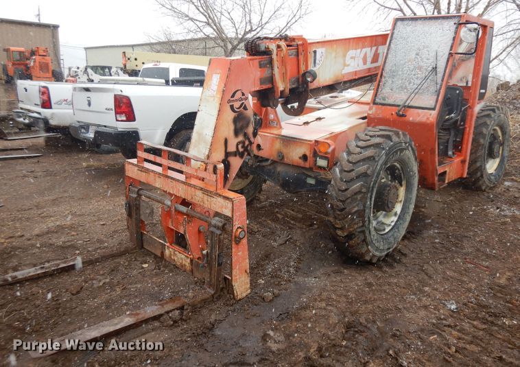 image for item IP9178 SkyTrak 8042  telehandler