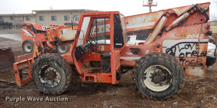 image for item IP9178 SkyTrak 8042  telehandler