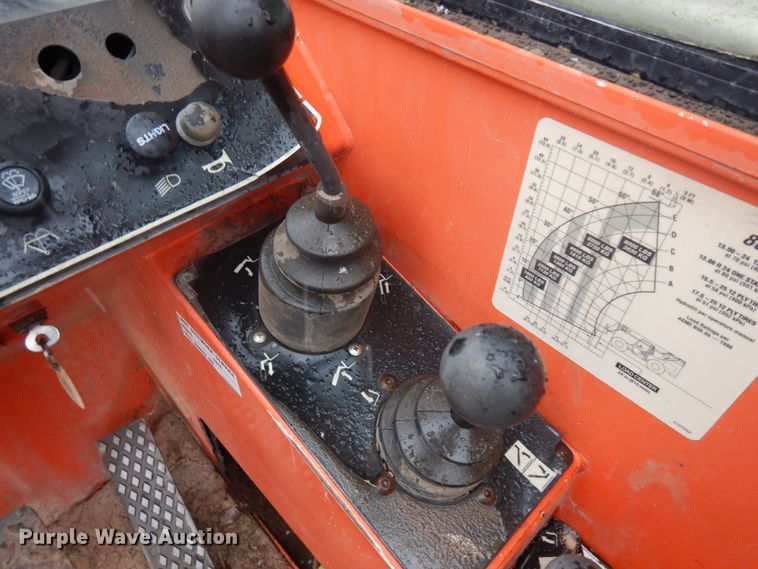 image for item IP9178 SkyTrak 8042  telehandler