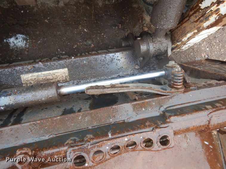 image for item IP9179 2010 Bobcat S205  skid steer loader