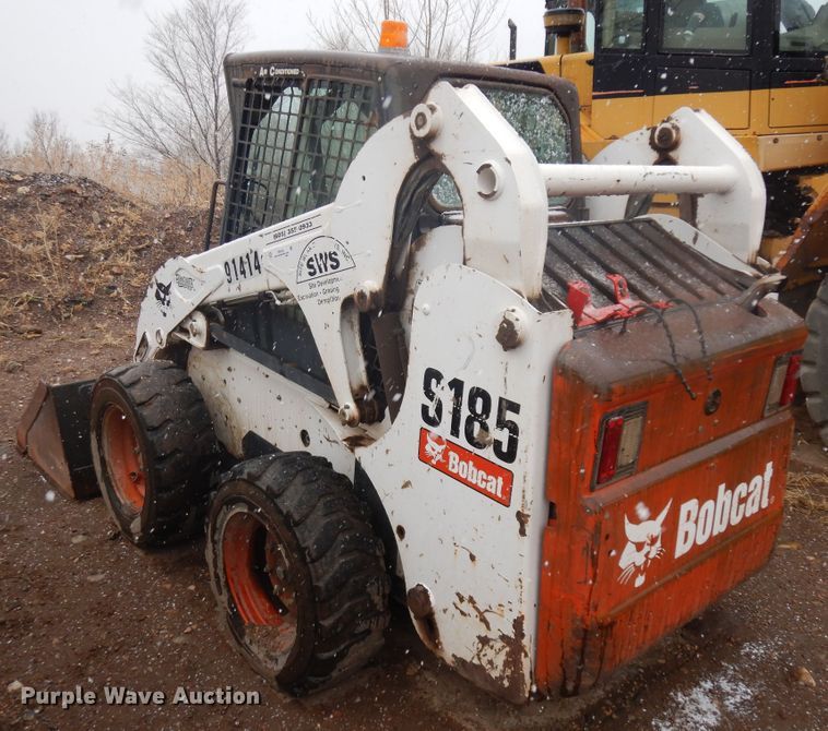 image for item IP9180 2008 Bobcat S185  skid steer loader