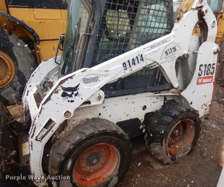 image for item IP9180 2008 Bobcat S185  skid steer loader