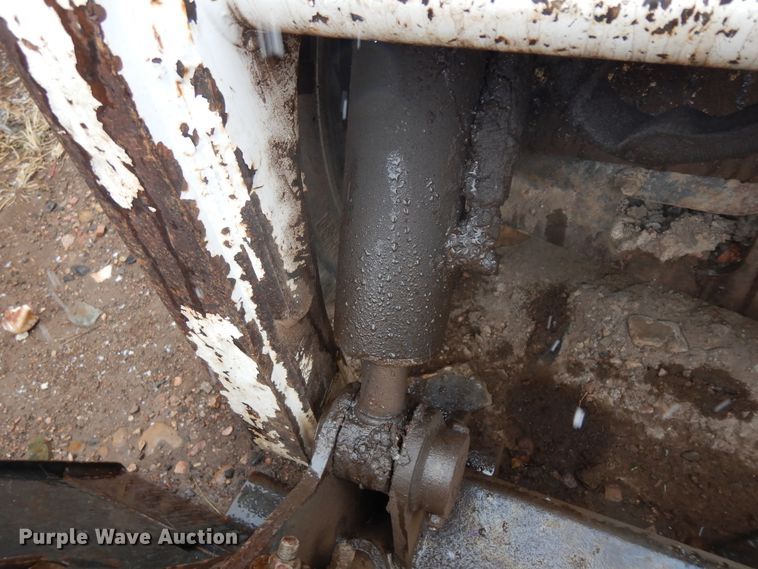 image for item IP9180 2008 Bobcat S185  skid steer loader