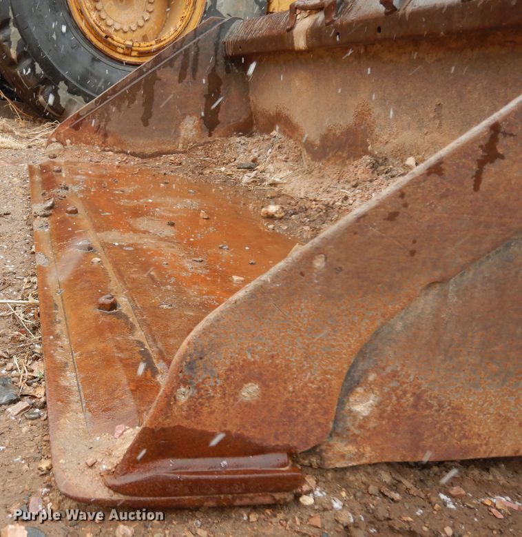 image for item IP9180 2008 Bobcat S185  skid steer loader