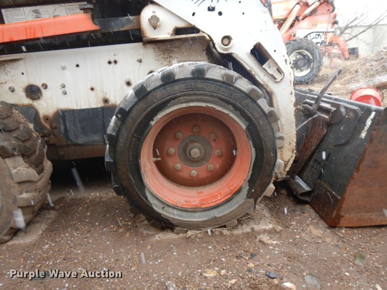 image for item IP9180 2008 Bobcat S185  skid steer loader