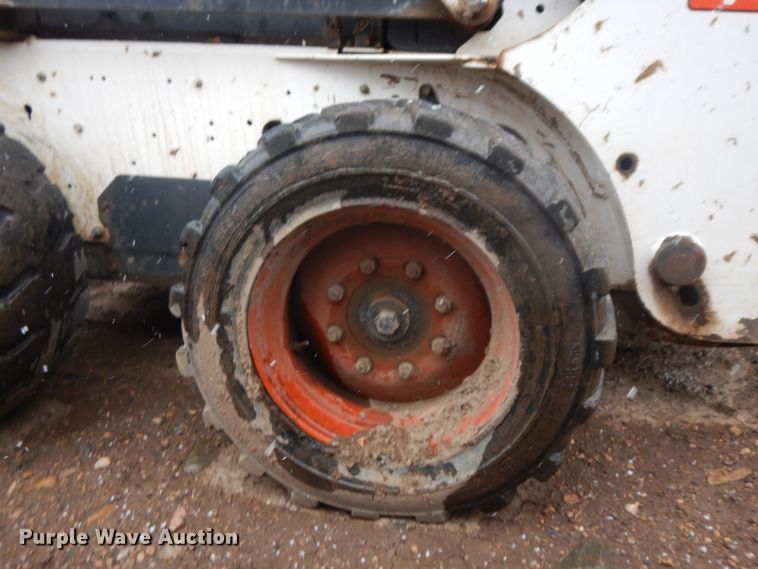 image for item IP9180 2008 Bobcat S185  skid steer loader