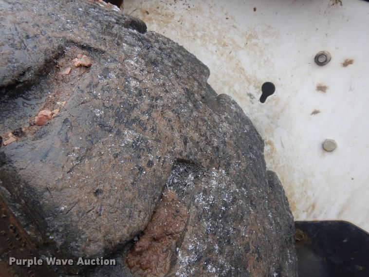 image for item IP9180 2008 Bobcat S185  skid steer loader