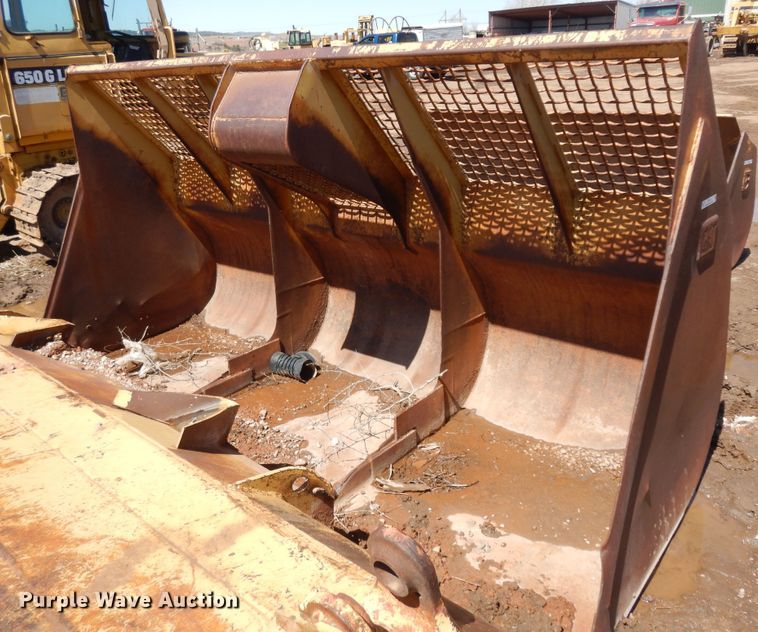 image for item IP9182 Caterpillar loader bucket