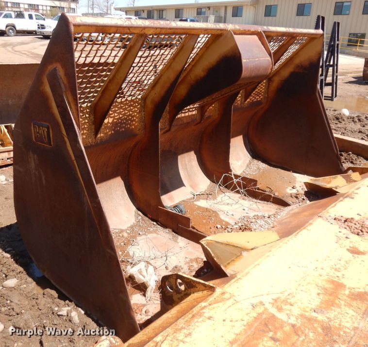 image for item IP9182 Caterpillar loader bucket