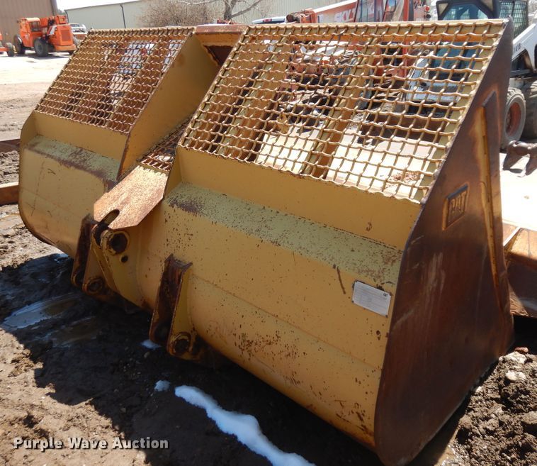 image for item IP9182 Caterpillar loader bucket