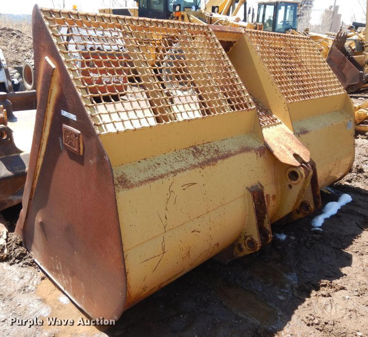 image for item IP9182 Caterpillar loader bucket