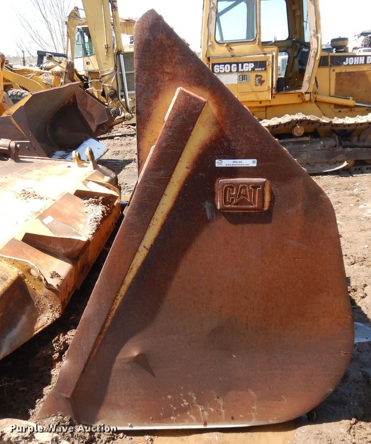 image for item IP9182 Caterpillar loader bucket