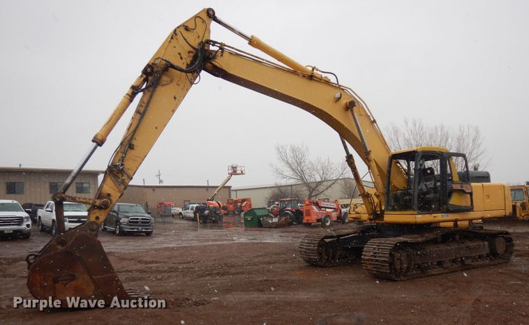 image for item IP9184 2001 Komatsu PC300LC-6LE  excavator