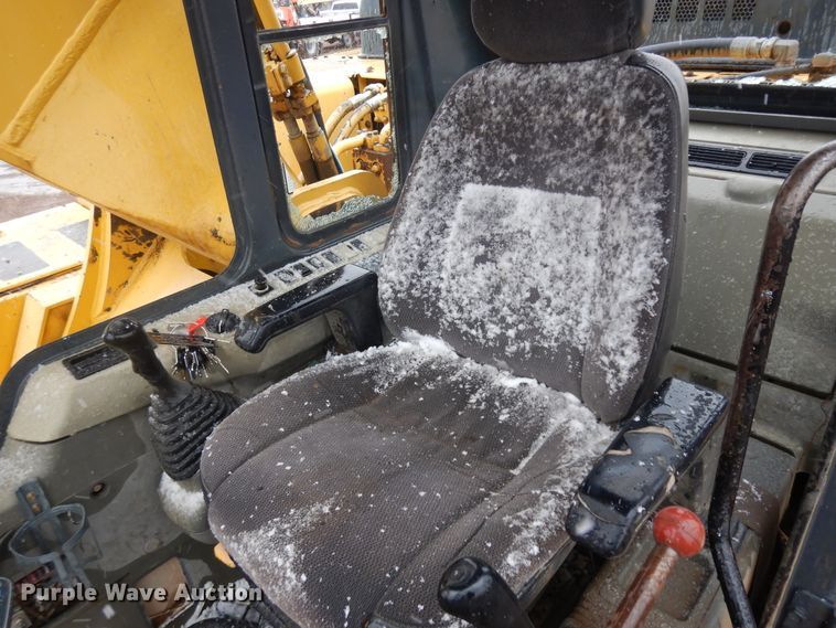 image for item IP9184 2001 Komatsu PC300LC-6LE  excavator