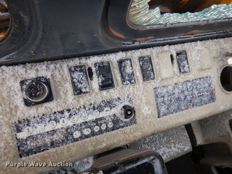 image for item IP9184 2001 Komatsu PC300LC-6LE  excavator