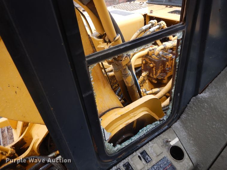 image for item IP9184 2001 Komatsu PC300LC-6LE  excavator