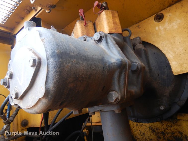 image for item IP9184 2001 Komatsu PC300LC-6LE  excavator