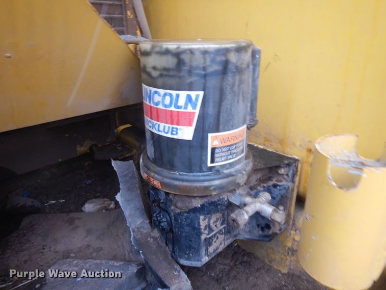 image for item IP9184 2001 Komatsu PC300LC-6LE  excavator