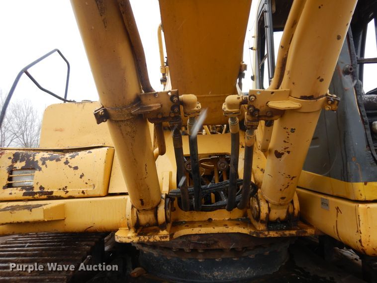 image for item IP9184 2001 Komatsu PC300LC-6LE  excavator