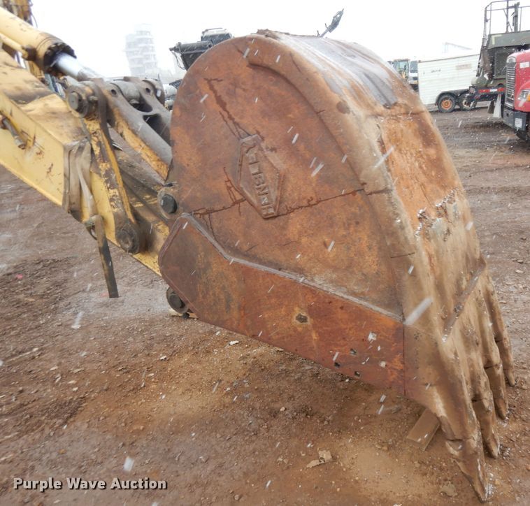 image for item IP9184 2001 Komatsu PC300LC-6LE  excavator