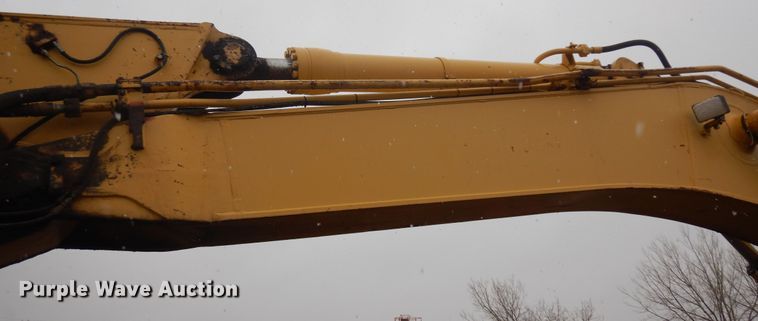 image for item IP9184 2001 Komatsu PC300LC-6LE  excavator