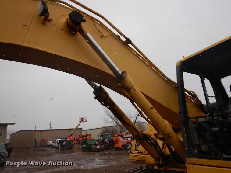 image for item IP9184 2001 Komatsu PC300LC-6LE  excavator