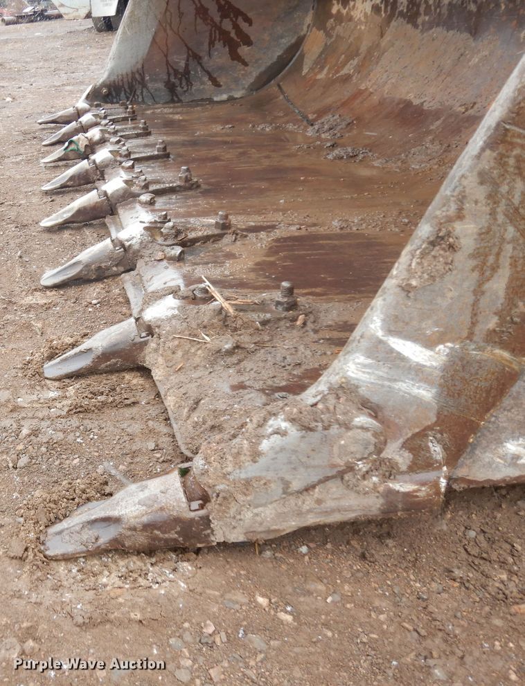 image for item IP9186 2002 Komatsu WA380-3MC  wheel loader