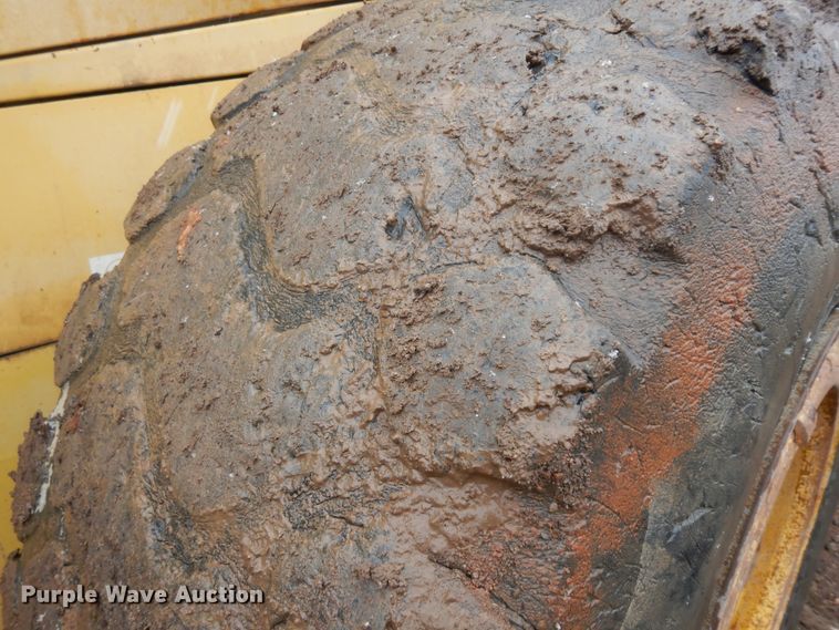 image for item IP9186 2002 Komatsu WA380-3MC  wheel loader