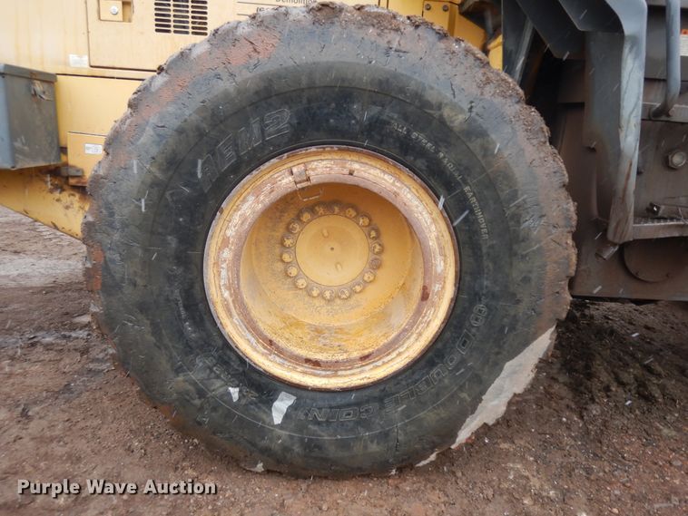 image for item IP9186 2002 Komatsu WA380-3MC  wheel loader