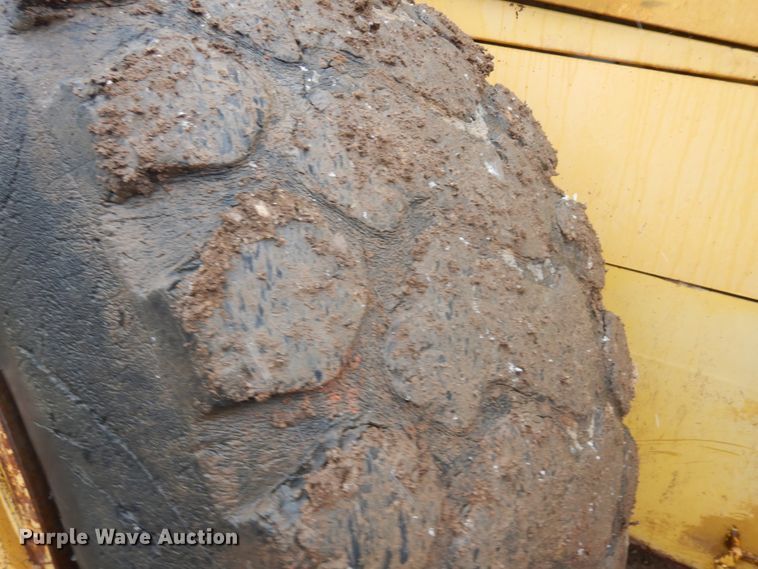 image for item IP9186 2002 Komatsu WA380-3MC  wheel loader