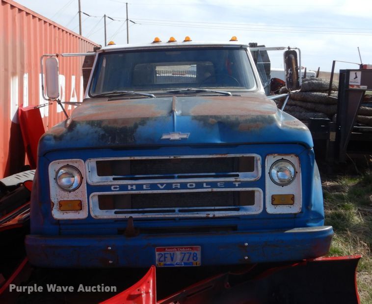 image for item IP9189 Chevrolet C50  flatbed truck