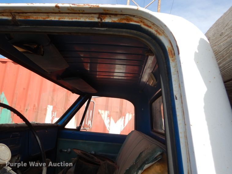 image for item IP9189 Chevrolet C50  flatbed truck