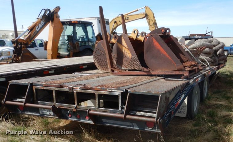 image for item IP9190 2000 Titan  equipment trailer