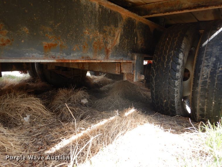 image for item IP9190 2000 Titan  equipment trailer